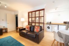 Apartment in Glasgow - Greyfriars Court - Merchant City, Parking available