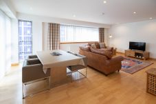 Apartment in Glasgow - Barony High - Merchant City, Two bedrooms with balcony