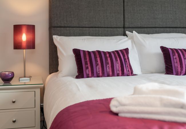 Apartment in Glasgow - The Bridge - Two bedrooms, Central Location, Parking available Apartment in Glasgow - The Bridge - Two bedrooms, Central Location, Parking available