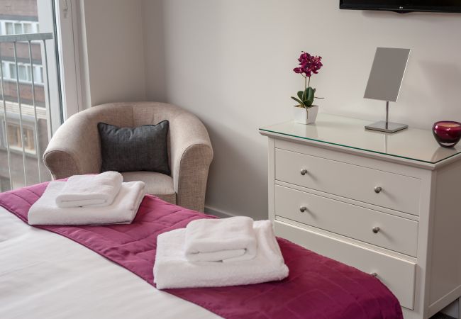 Apartment in Glasgow - The Bridge - Two bedrooms, Central Location, Parking available Apartment in Glasgow - The Bridge - Two bedrooms, Central Location, Parking available