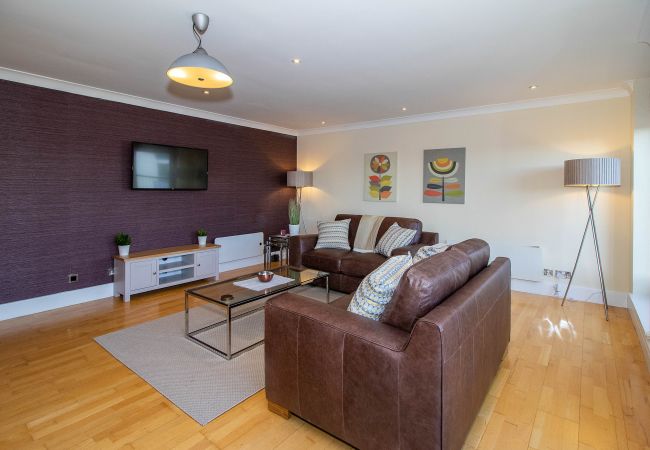 Apartment in Glasgow - The Bridge - Two bedrooms, Central Location, Parking available Apartment in Glasgow - The Bridge - Two bedrooms, Central Location, Parking available