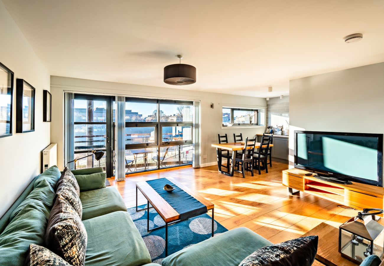 Apartment in Glasgow - Carrick Quay Two bedrooms with balcony